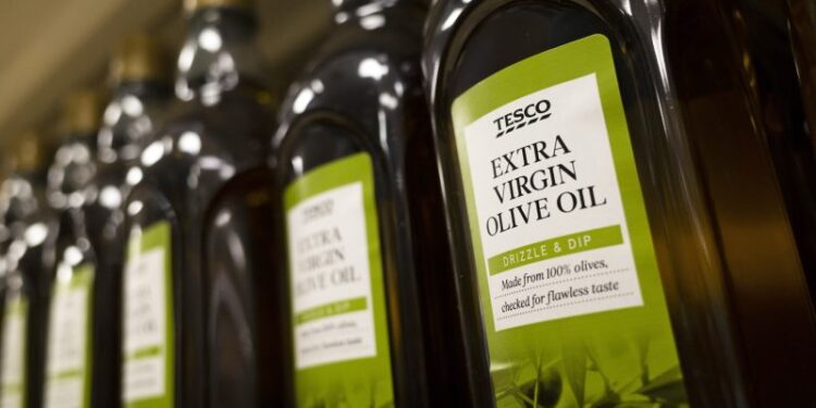 “The Lofty Price of Olive Oil: Record Highs Spark Cooking Oil Thefts