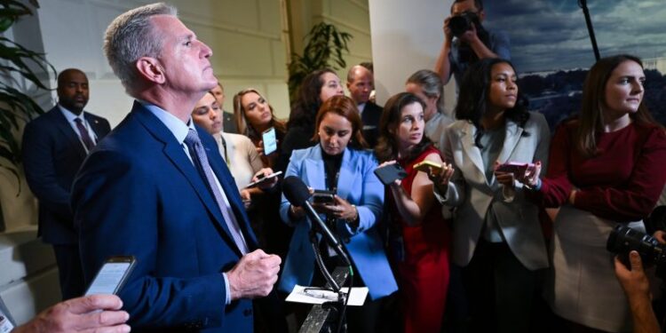 “Government Shutdown Looming: No Agreement in Sight