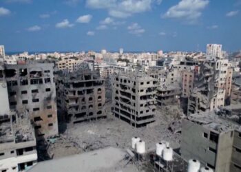 “Living in Fear: Gaza’s Crisis Intensifies as Israel Unleashes Retaliation for Hamas Atrocities