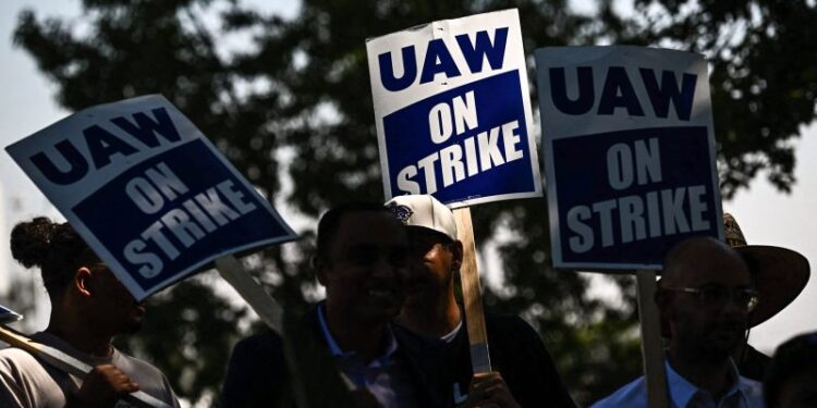 “UAW- boss issues stark warning: Strike Action Could Strike at Any Moment!