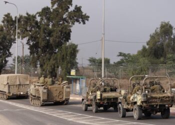 “Desperate Measures in Gaza: UN Warns Of Declining Civil Order As Thousands Take Essentials