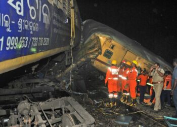“Deadly Train Collision in India: At Least 10 Killed