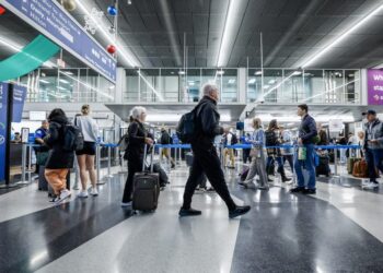 “Don’t Miss Out: The Busiest Days of Thanksgiving Travel are Yet to Come!