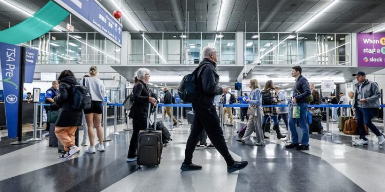 “Don’t Miss Out: The Busiest Days of Thanksgiving Travel are Yet to Come!