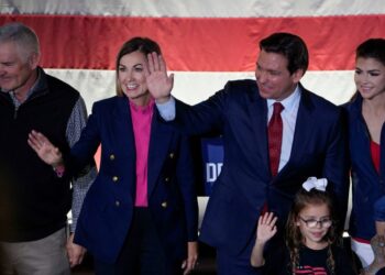 “Iowa Gov. Reynolds Fights Trump’s Attack on DeSantis