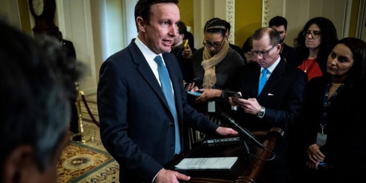 Senators: Holiday Border Talks Risky, High Stakes!