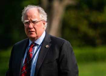 White House Powerhouses Exit for Biden Campaign: Unveiling Top-level Strategists!