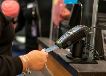 Surging Credit Card Balances: Consumers Struggle, Debt Soars to Record High of $6,360