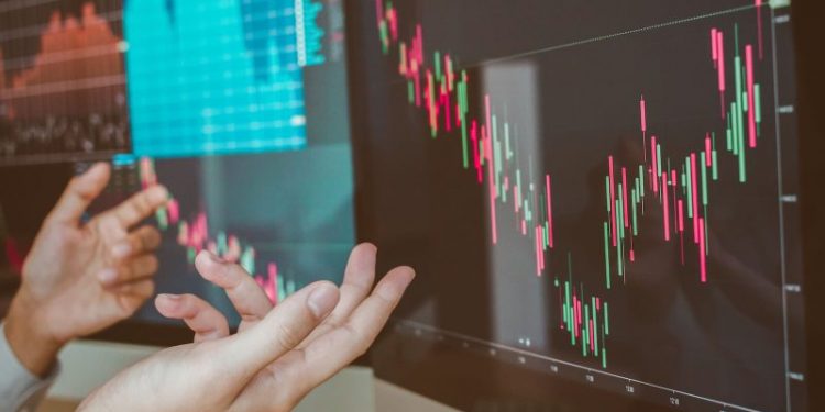 AMD at a Turning Point: Time to Buy or Prepare for Further Declines?