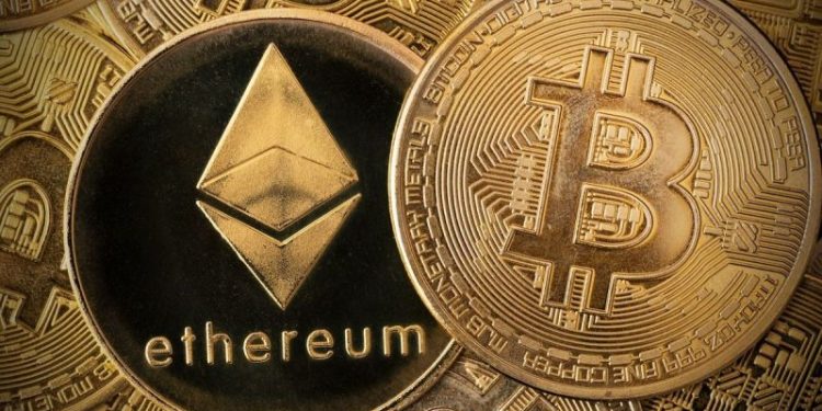 Crypto Market Update: Bitcoin Pulls Back After New High, Ethereum ETF Inflows Hit Nearly US$3 Billion