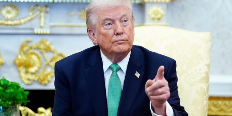 Trump signs executive order ensuring TSA workers are paid during DHS shutdown